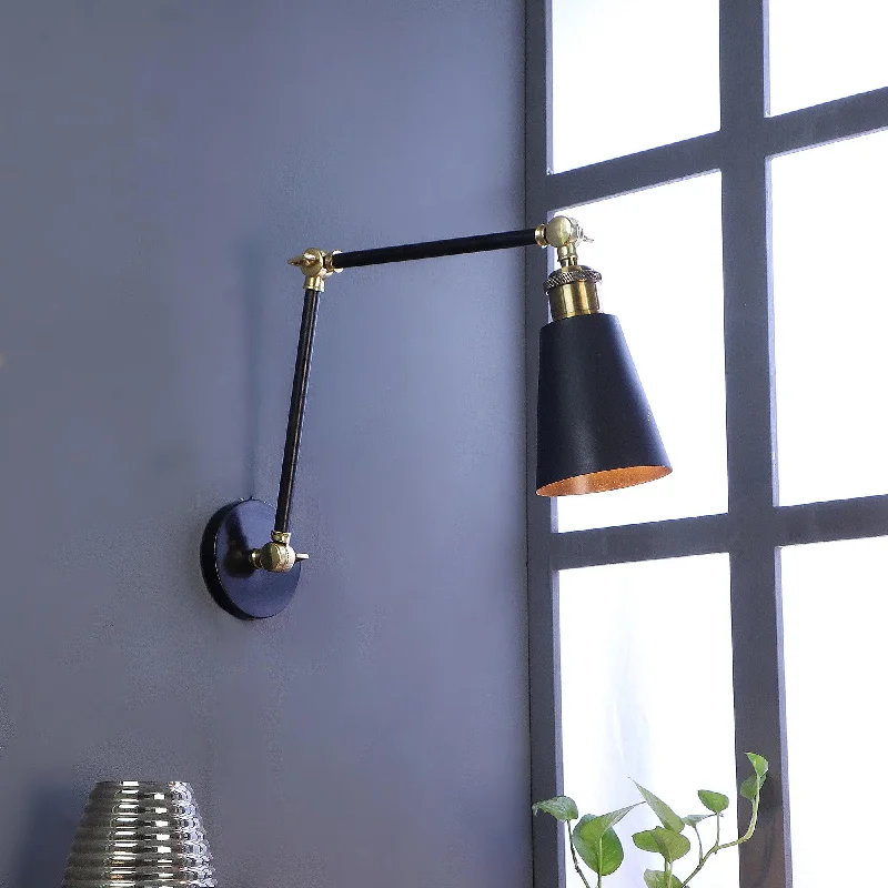 Morden Black Metal Wall Light by SS Lightings